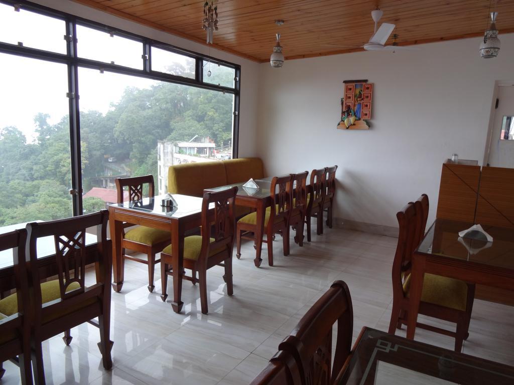 Hotel Ratan Dehradun Bagian luar foto