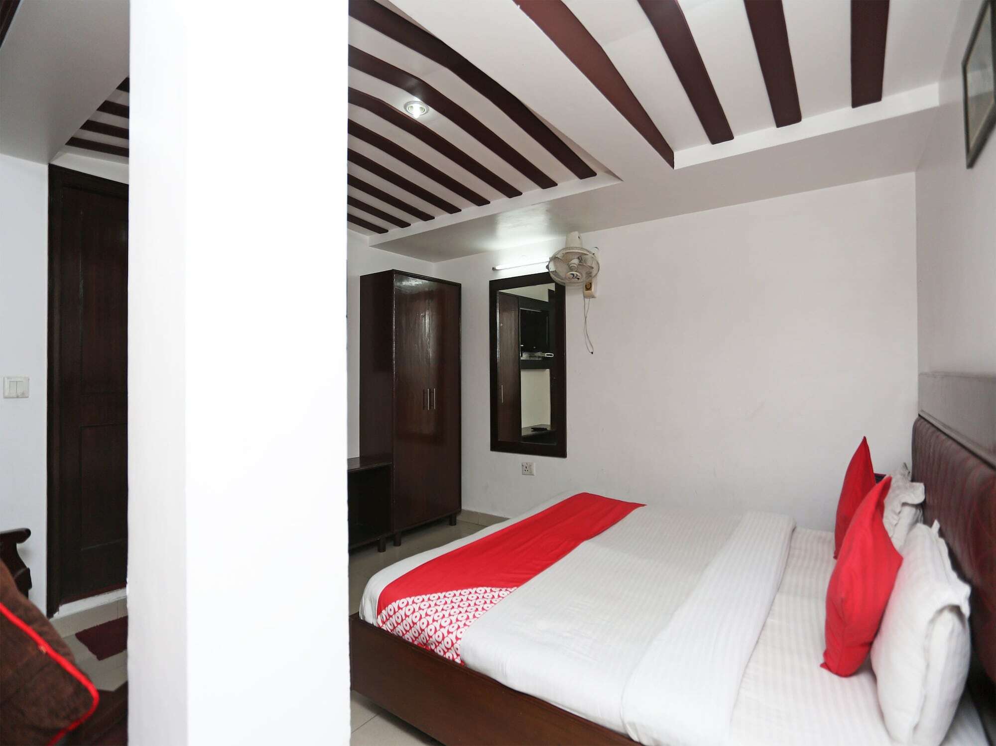 Hotel Ratan Dehradun Bagian luar foto